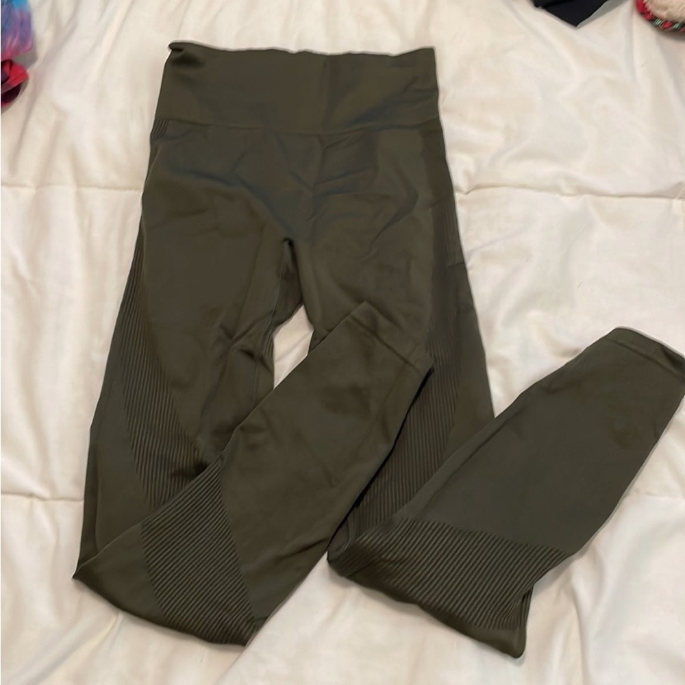 VS Pink leggings